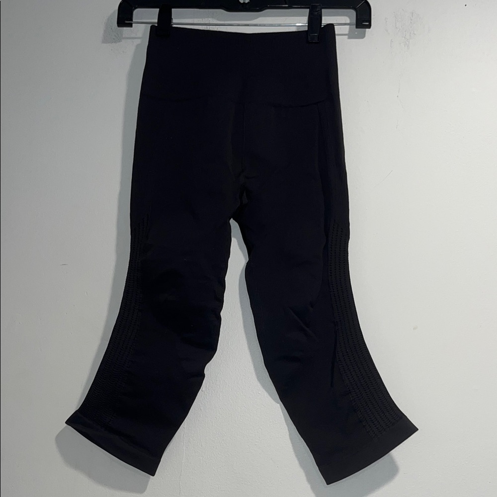 LULULEMON crop legging in black